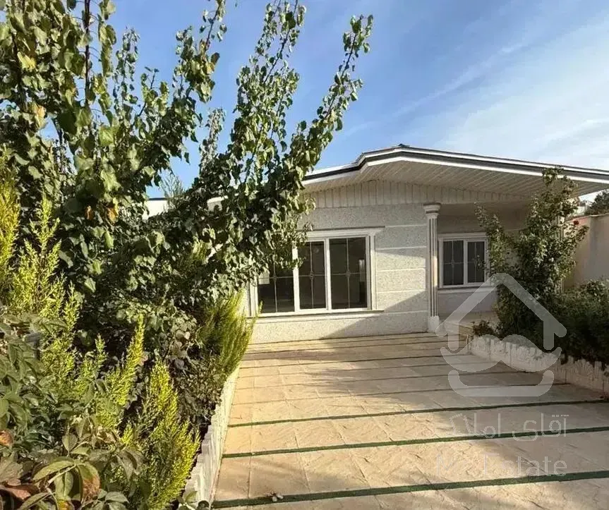 ویلا ۴۰۰متر کلاسیک برق آب گاز وصل سنددار آبسرد