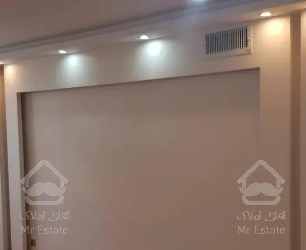 125متر 2خواب طبقه همکف 100متر حیاط در اختیار