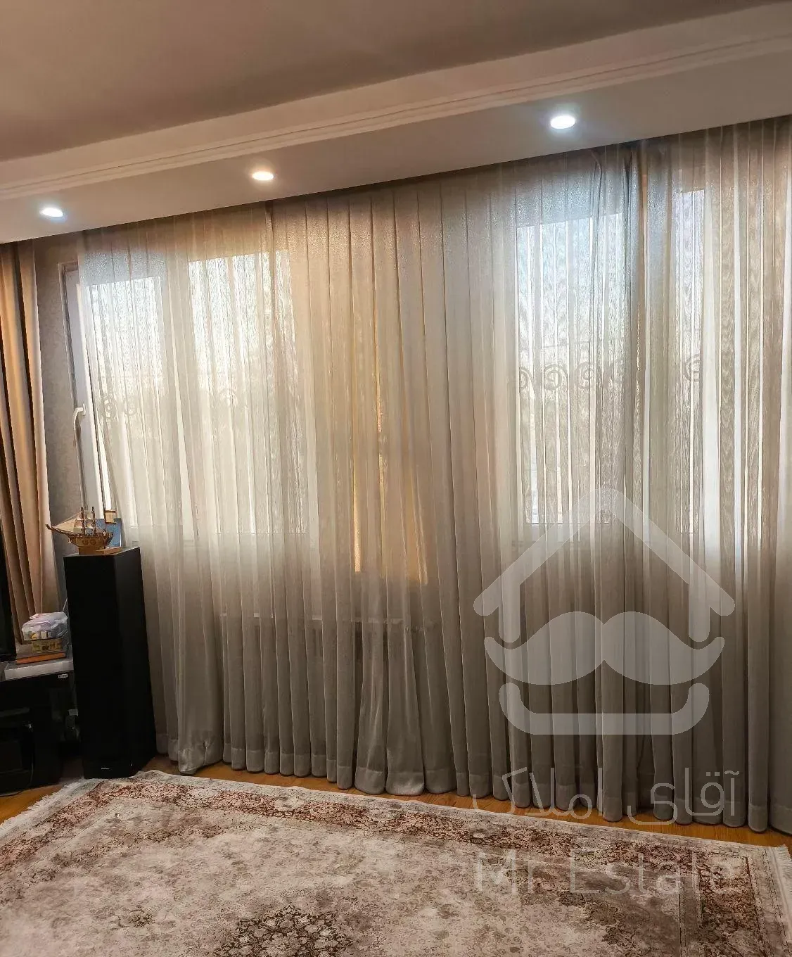 آپارتمان ۴۹ متری سالن پرده خور  طبقه ۳ شهرک آزادی