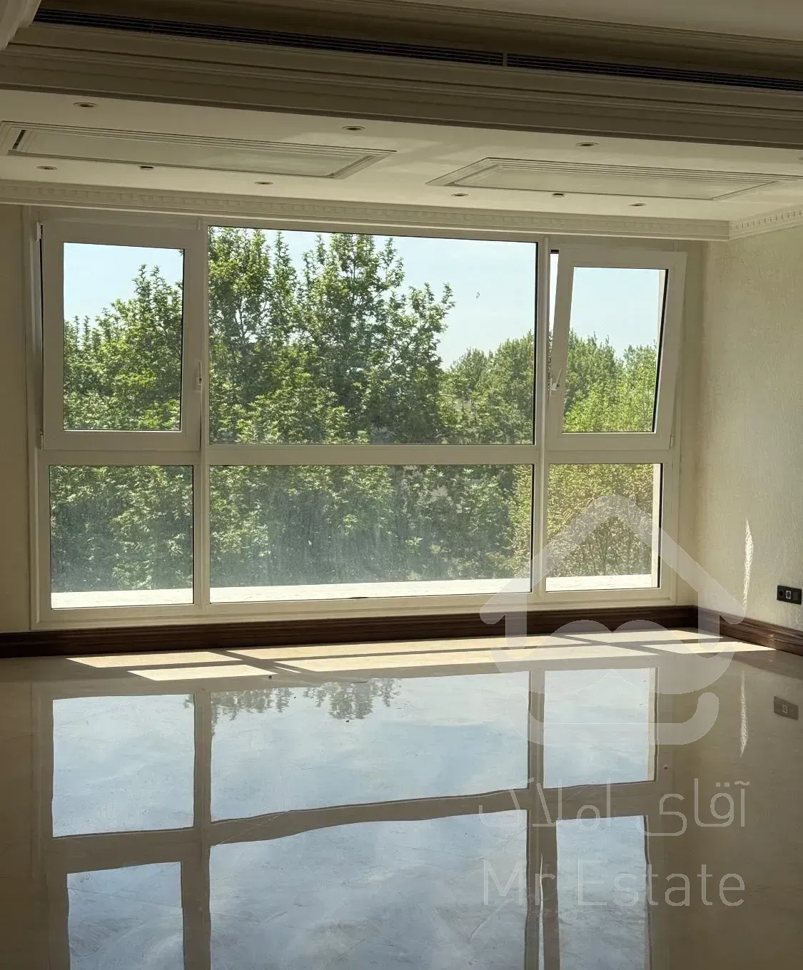 نیاوران عمار۳۰۰ متر کلید نخورده