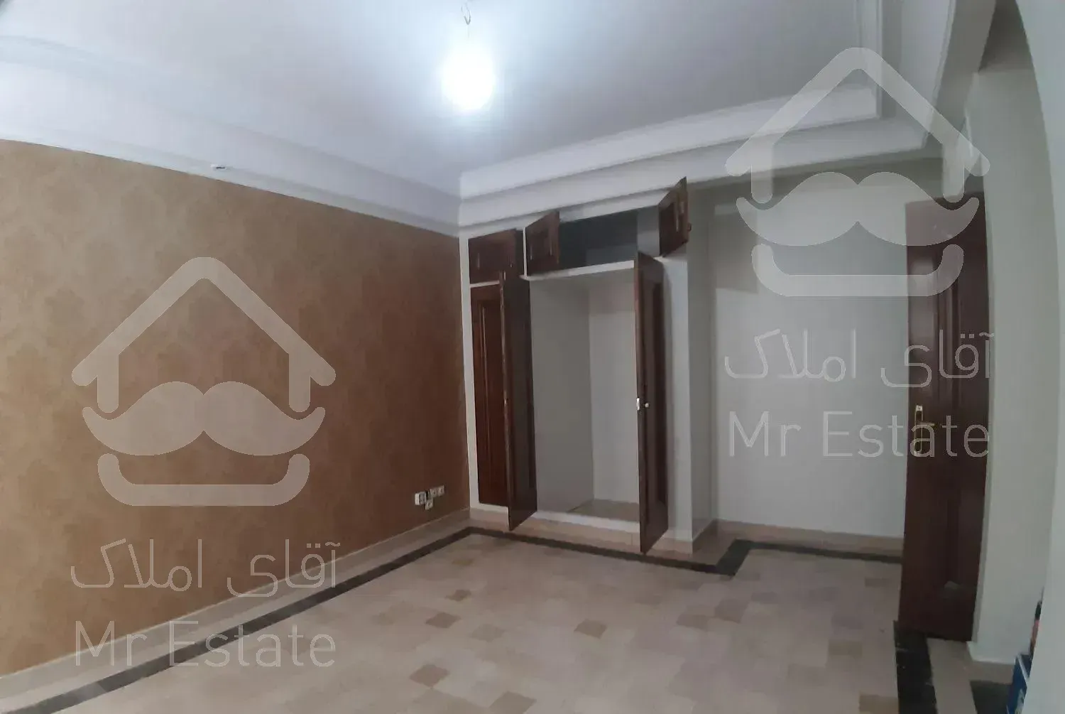 آپارتمان ۱۹۰ متری / تکواحدی / ۲ پارکینگ