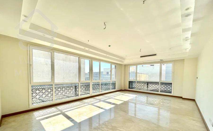 ۱۳۲ متر ۳ خواب / آکواریوم / ۳ پارکینگ سندی