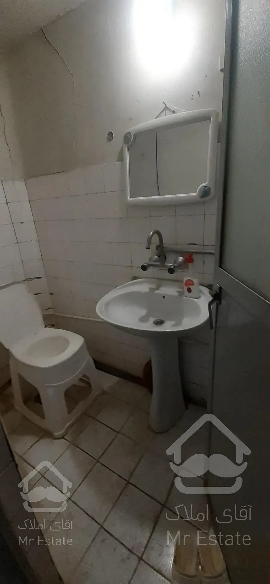 فروش خانه مسکونی کلنکی ۹۰ متر زمین ۱۴۰ متر زیر بنا دد و نیم طبقه مجزا