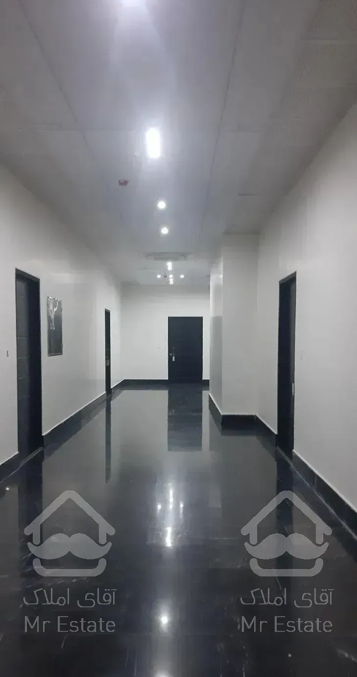 واحد 100 متر اداری*آکاداسنتر دریاچه دریاچه چیتگر *