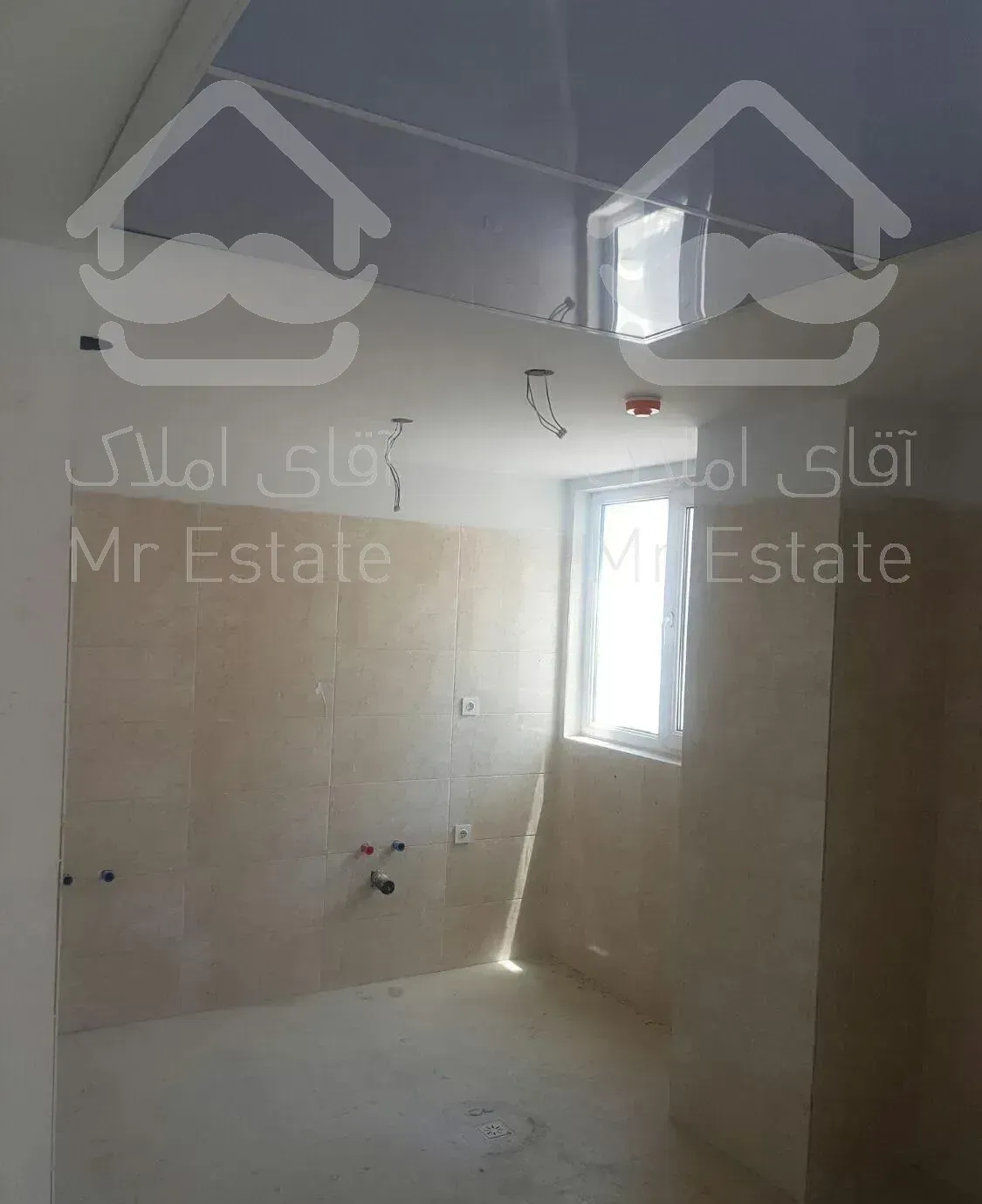 چیتگر.۹۶ متر کلید نخورده با ویو شهر و کوهستان