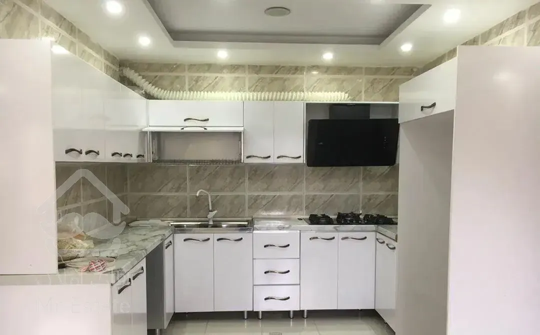 اجاره واحد ۹۰متری طبقه ۱ در بلوار طالقانی