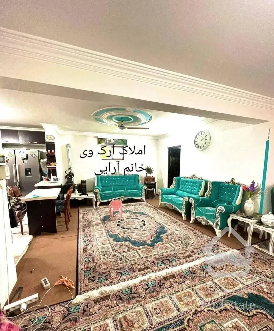 ویلاهمکف کاربری مسکونی سندتکبرگ270مترزمین مستقل