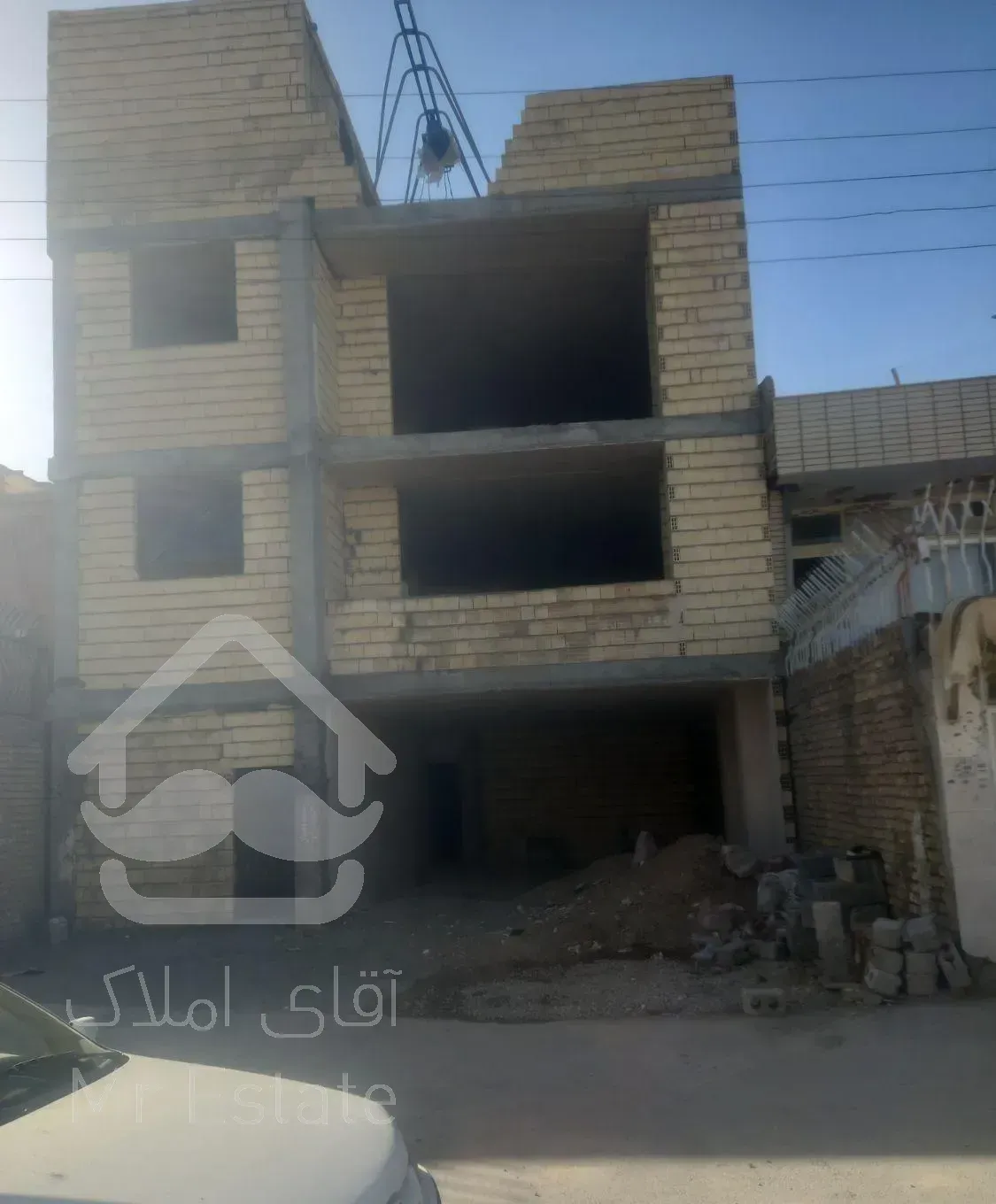 یک طبقه اپارتمان نقدا اقساط