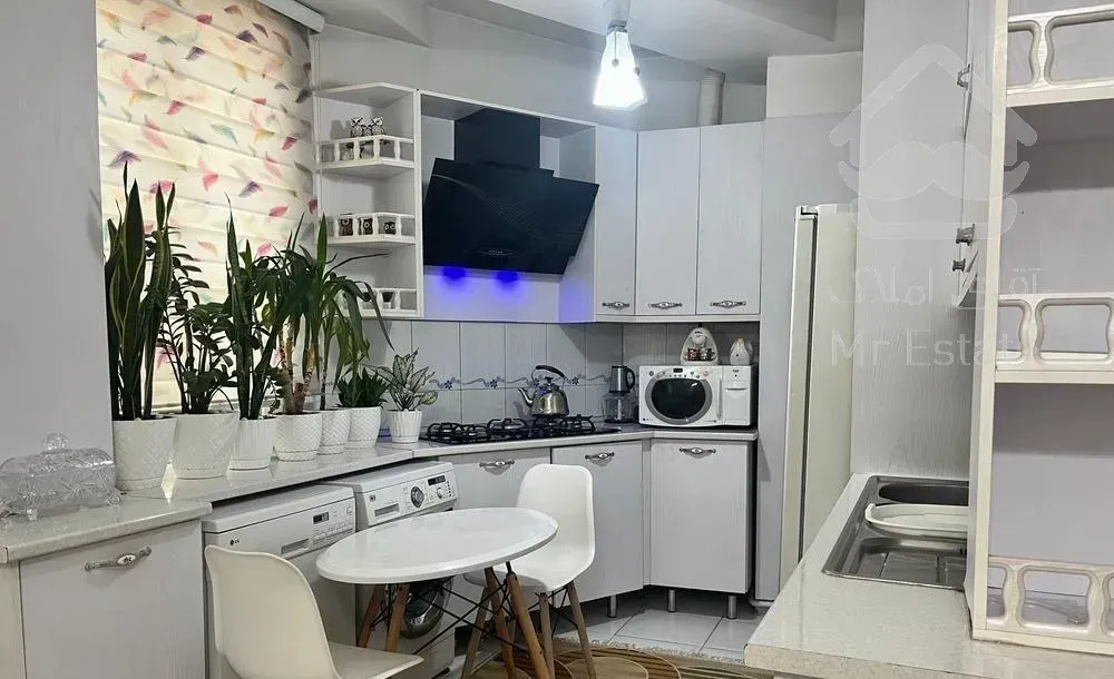 ۵۴متر /سندار /خوش نقشه/طبقه اول شهرک کاووسیه