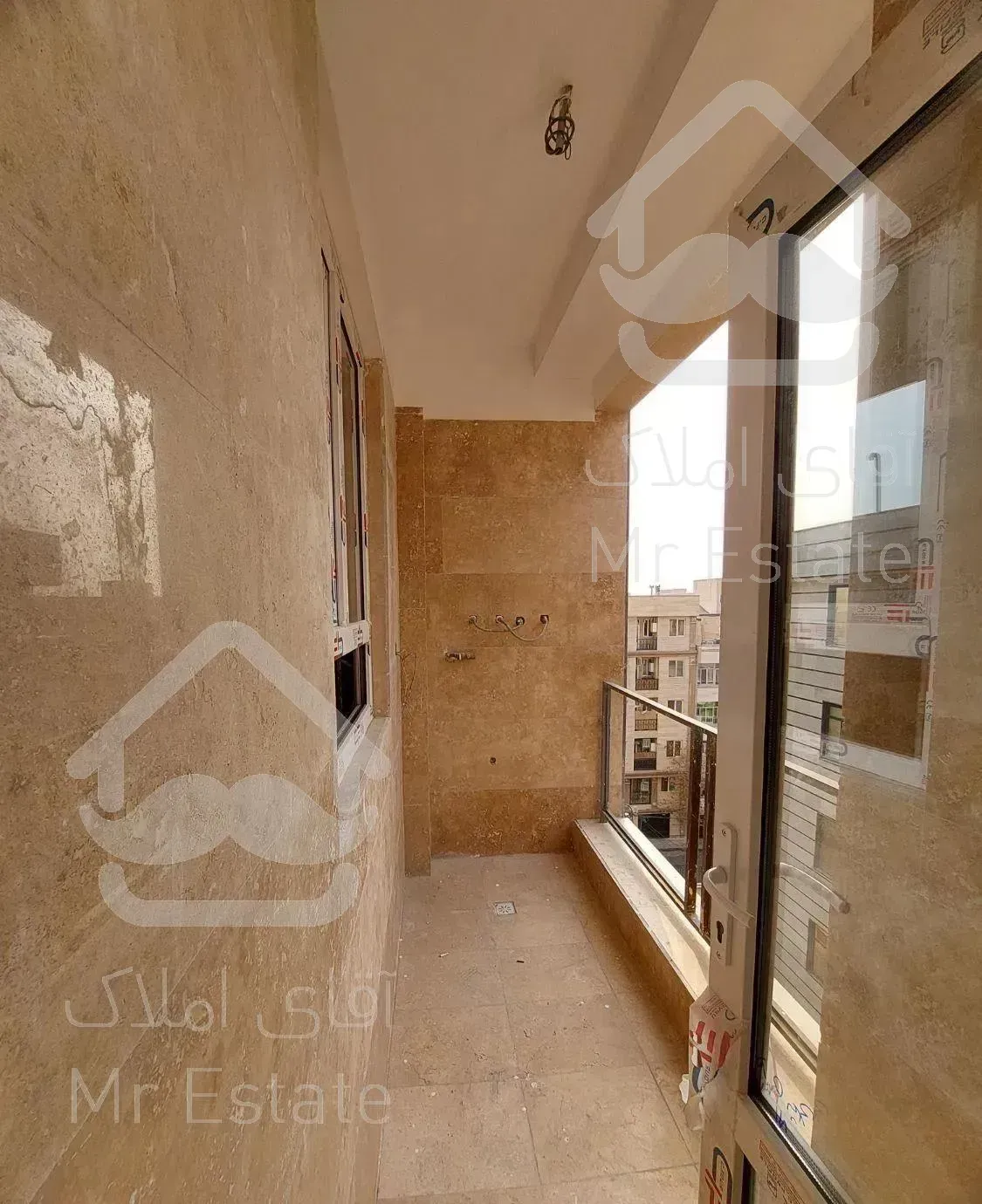 ۱۱۰متر دو خواب(نوساز)فول سراج کاشانی اوقاف سه نبش