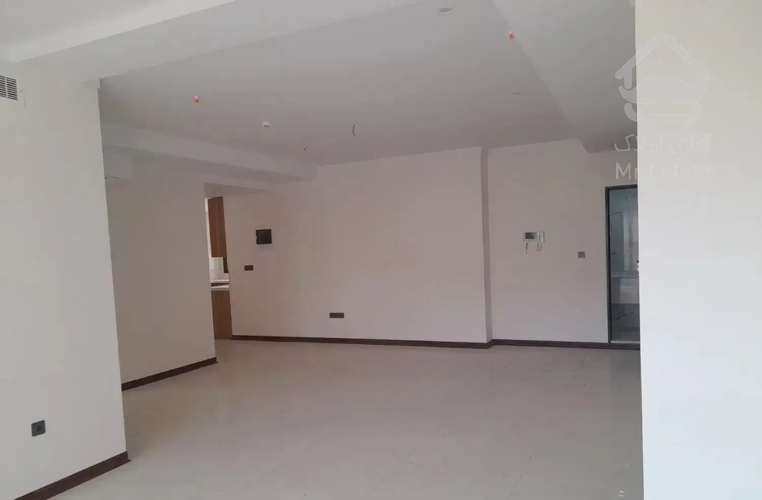 ولیعصر  توانیر ۹۴ متر ۲ خوابه نوساز