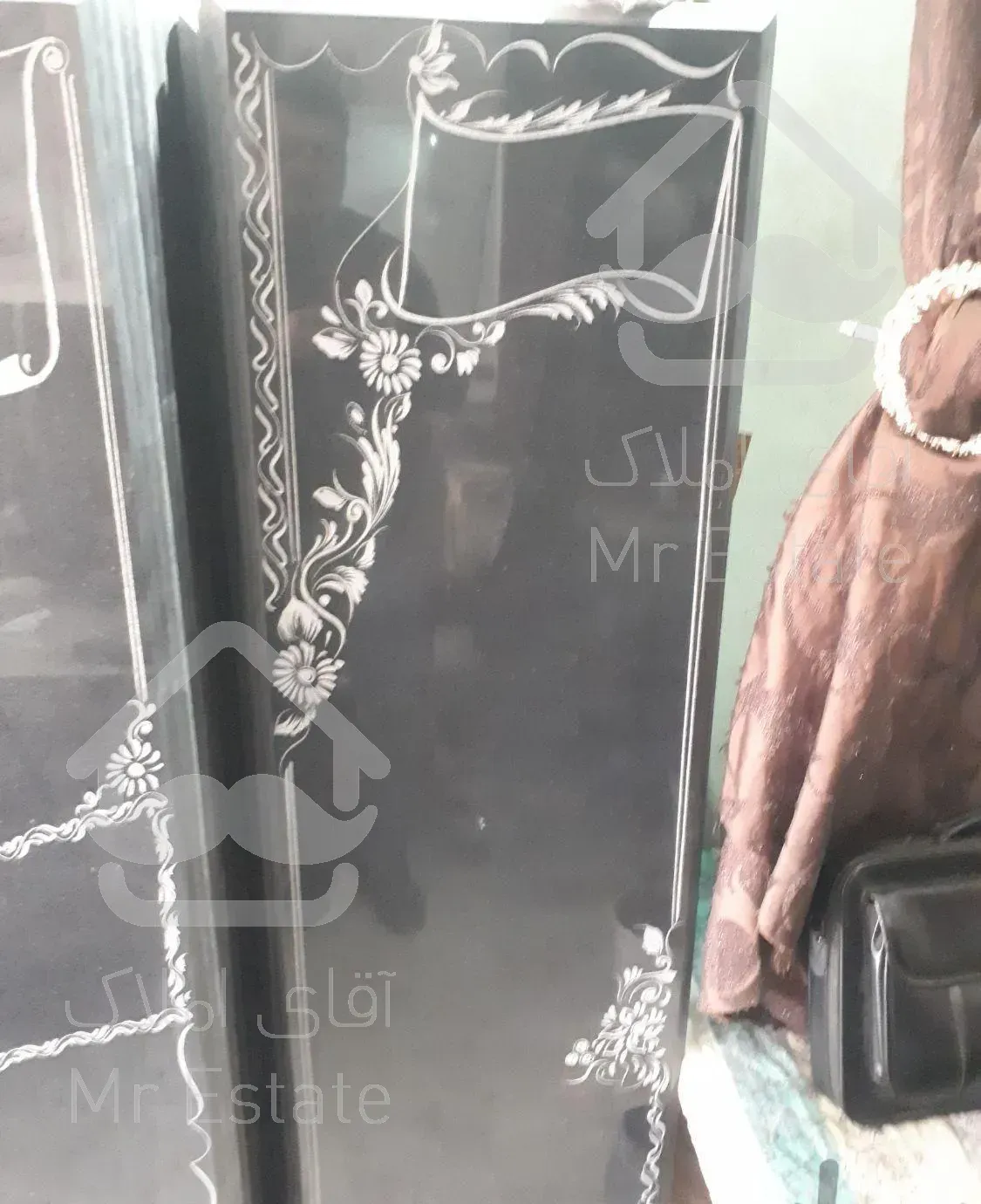 حکاکی سنگ مزار روبروی خط نصرآباد