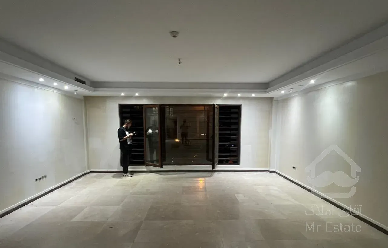 فروش آپارتمان ۱۴۲ متری ۳ خوابه در شهرک غرب