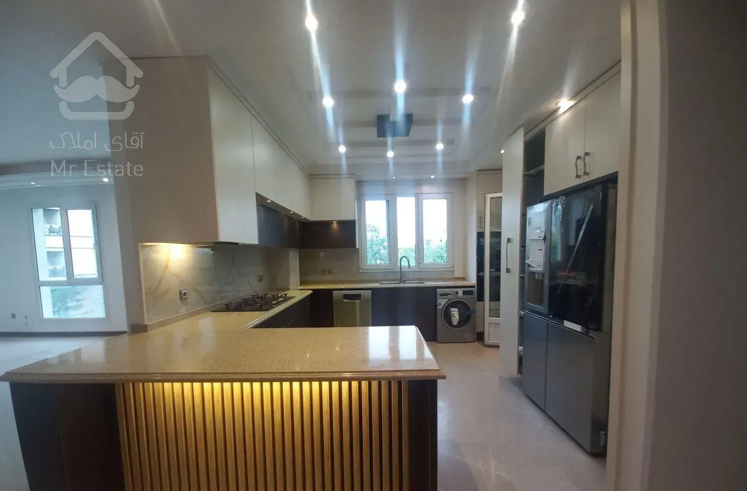 فروش آپارتمان ۲۰۵ متری /فول بازسازی شده