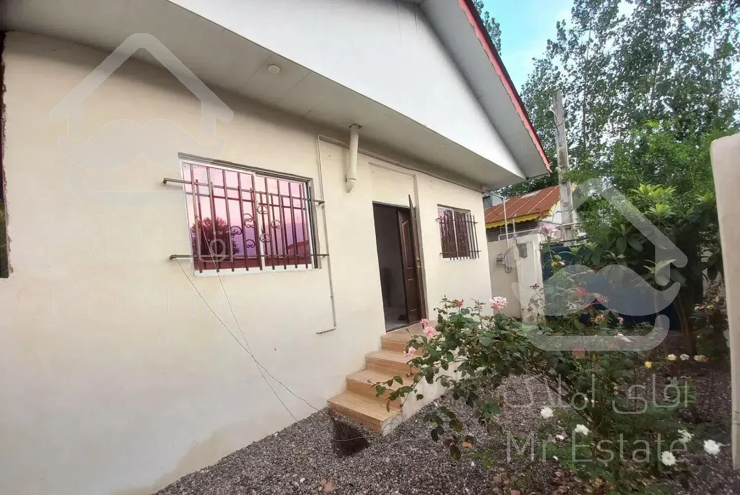 ویلا ۲۰۰ متری ۵۰ متری‌ خیابان اصلی