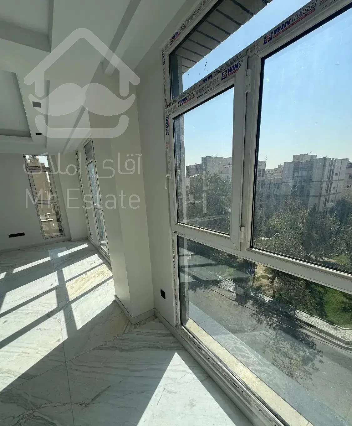 آپارتمان لوکس/ تاپ لوکیشن/دور میدان/133 متر