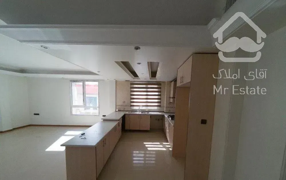 ۱۰۵ متر تک واحدی سه جهت نور