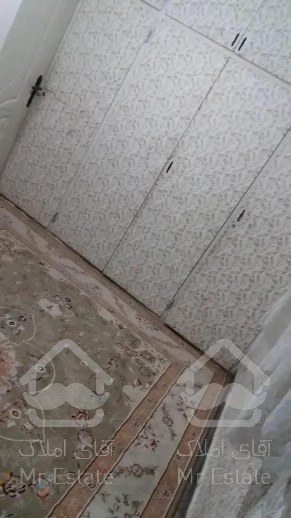 ویلایی سه طبقه دو نبش