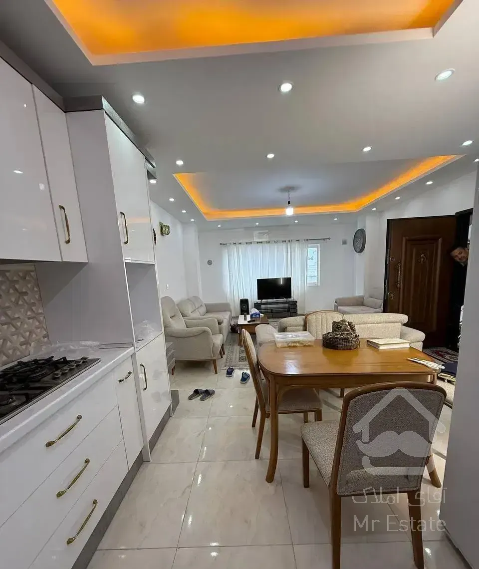 آپارتمان ۹۵متری با پارکینگ/آسانسور خیابان معلم