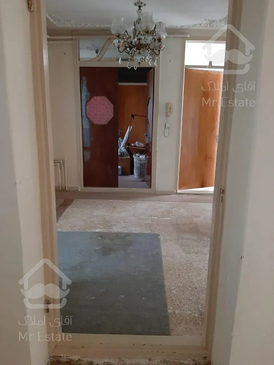 خانه کلنگی، 301 متر، شهناز، محققی