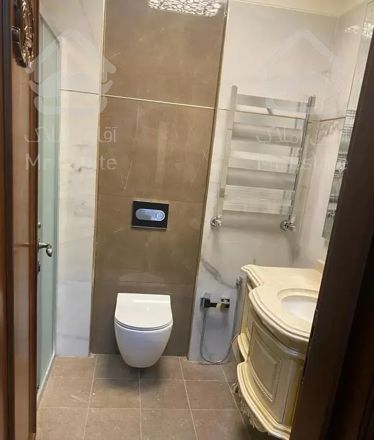 اندرزگو ۲۳۵ متر ۳ خوابه - دو پارکینگ سندی