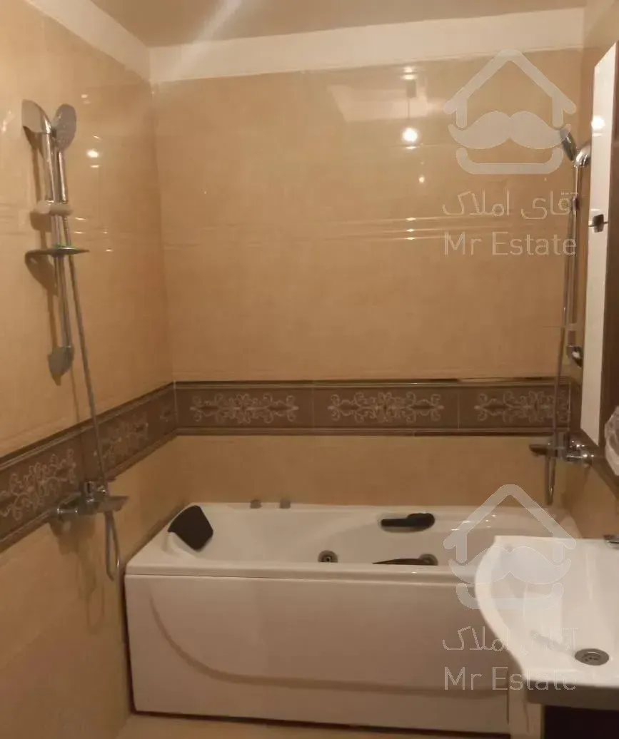 ٢٢٠ متر سه خوابه غرق در نور