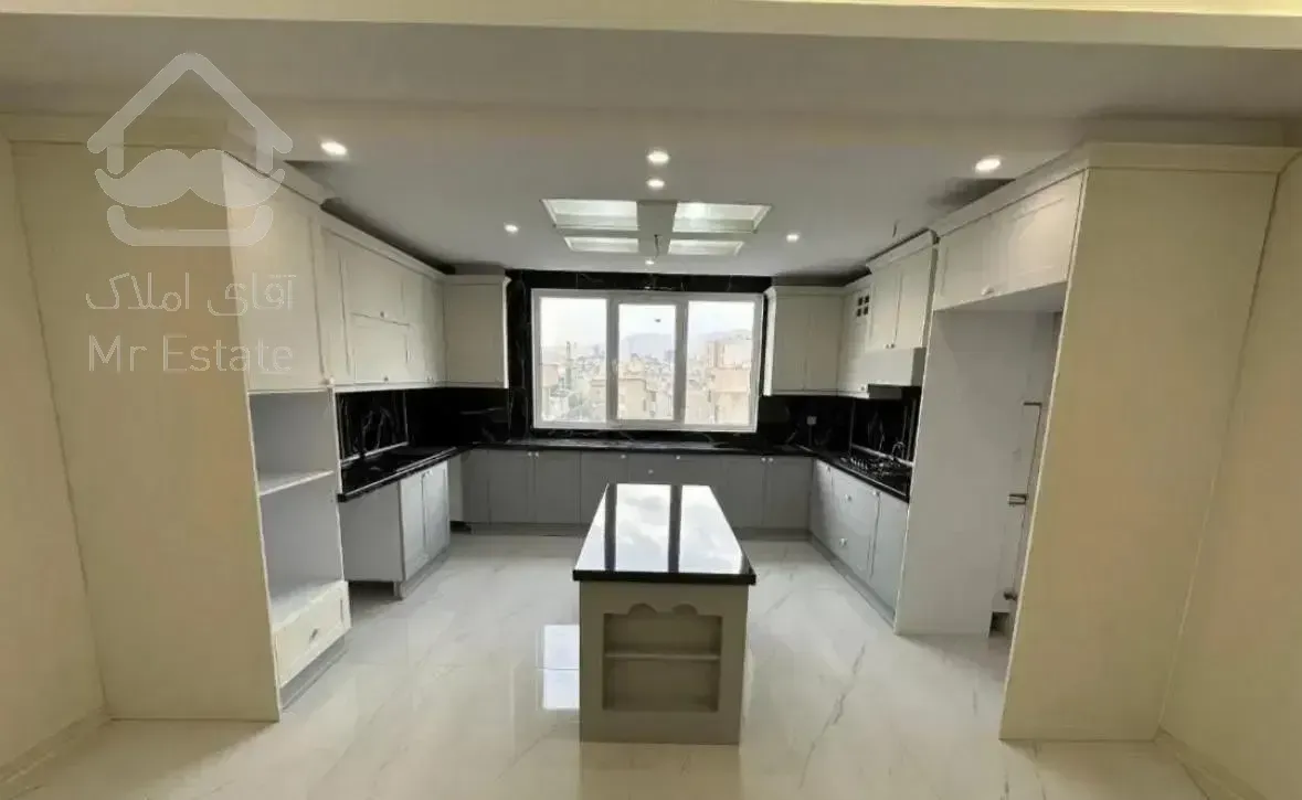 تاپ‌لوکیشن/۱۱۵متر/کلید‌نخورده/فول/۲پارکینگ سندی