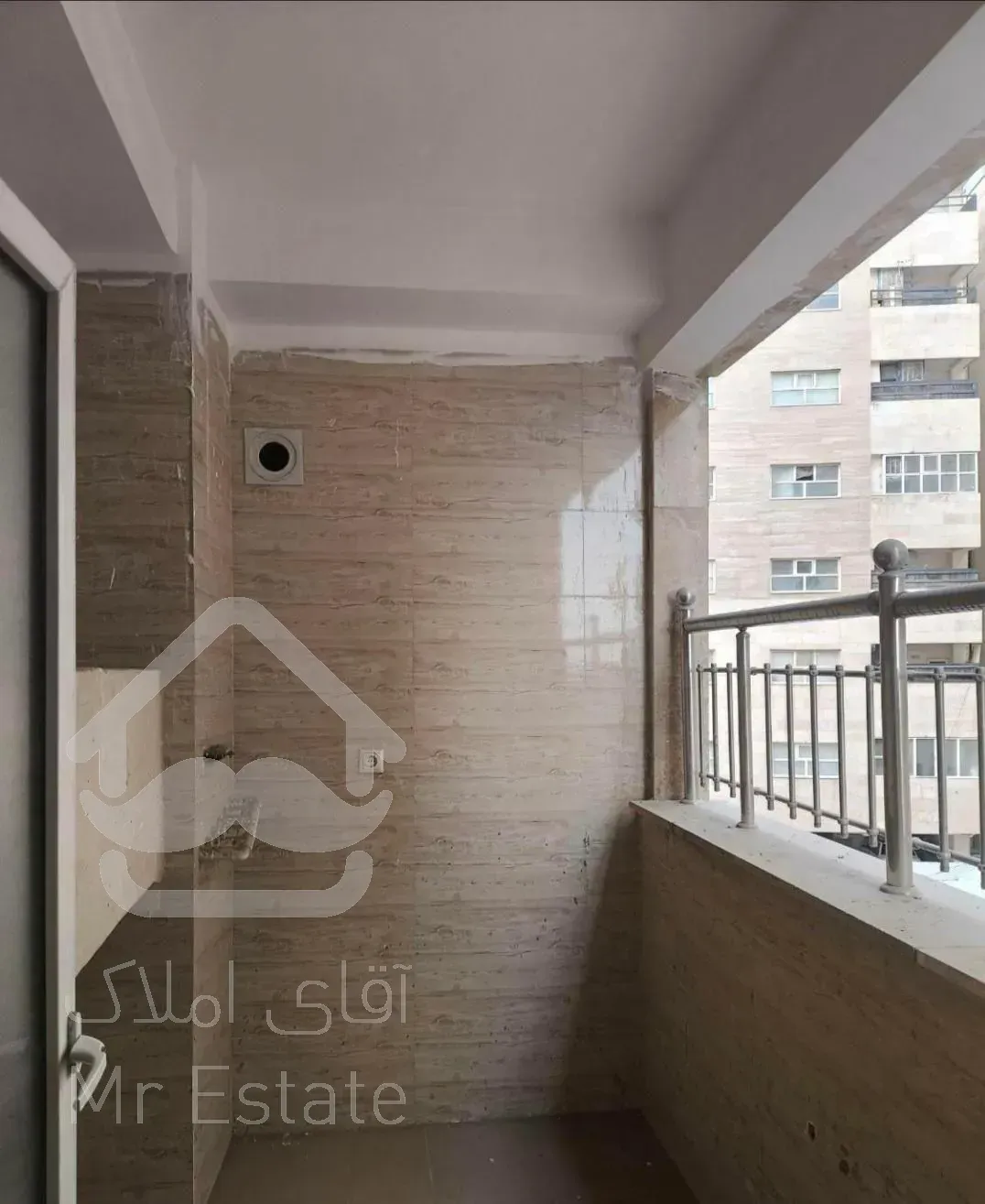 آپارتمان ۱۰۴ متری کلید نخورده فراشاهی