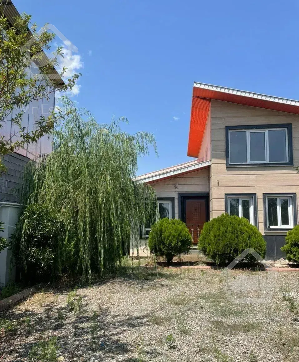 دوبلکس۱۰۰متر زمین ۲۲۰متر بر اصلی خیابان تالش قروق