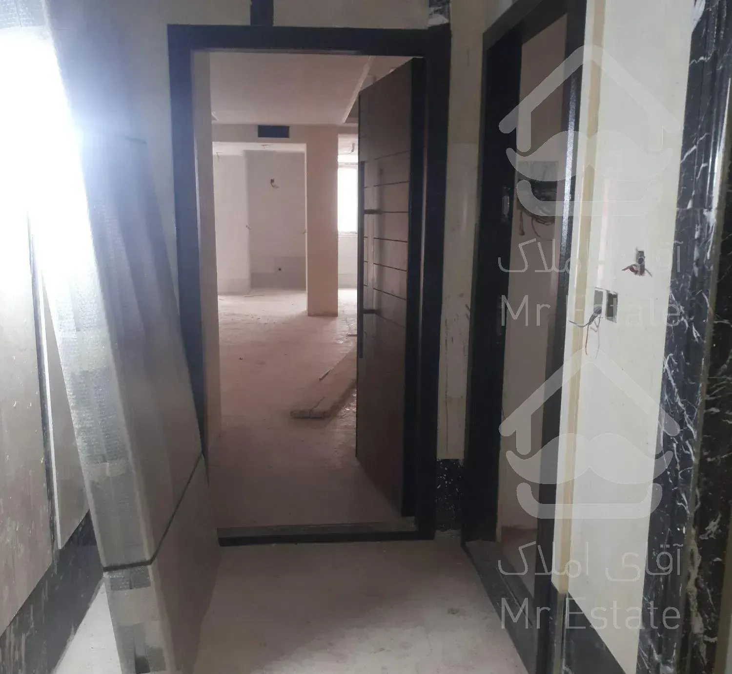 آپارتمان نوساز ۳ خوابه