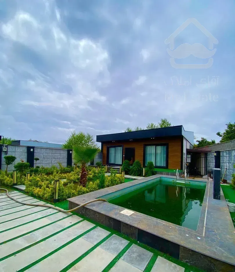 ویلا شهرکی استخردار/330 متر سنددار