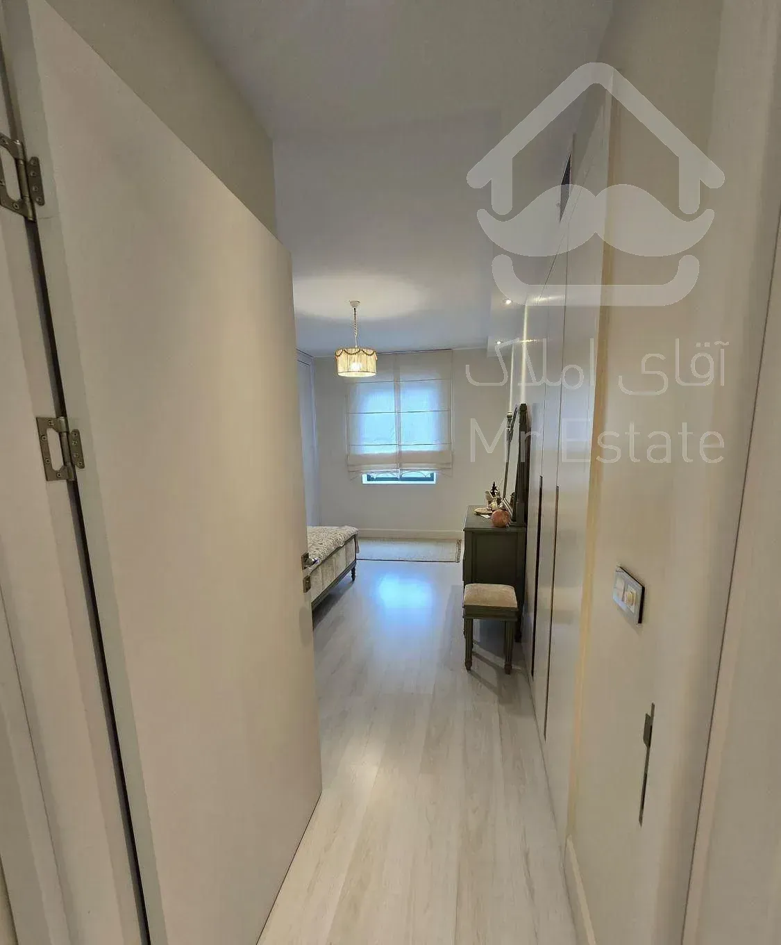 217 متر سه3 خواب کامرانیه شمالی / 3 تراس کاربردی