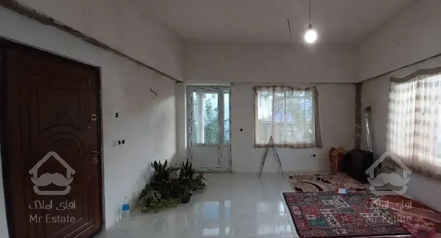 دو طبقه و یک انبار ۴۲ متری،طبقه بالا تکمیل