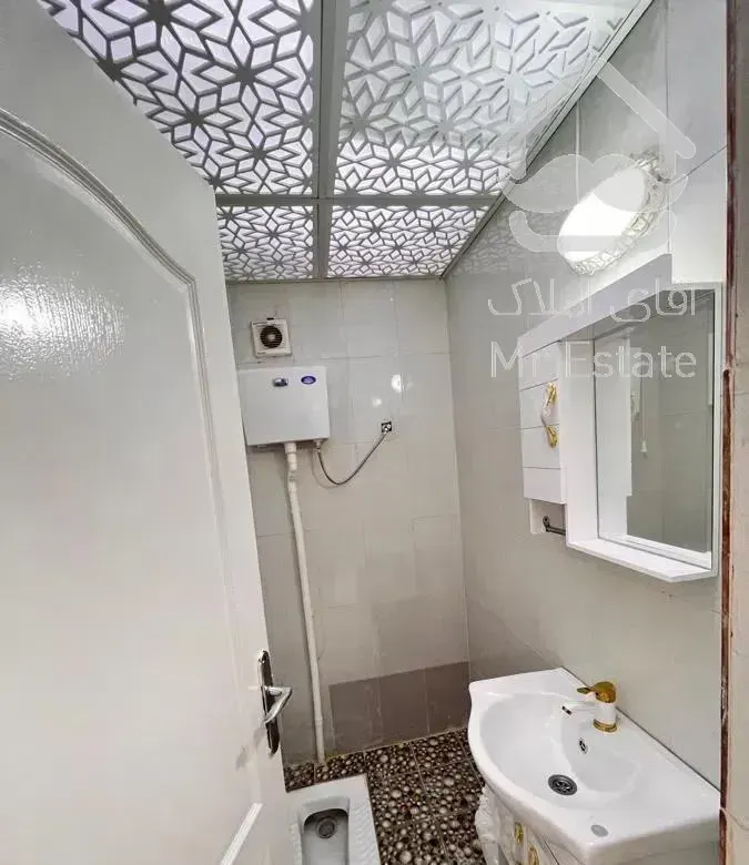 آپارتمان ۹۹ متر در فاز ۴(جنب مترو)