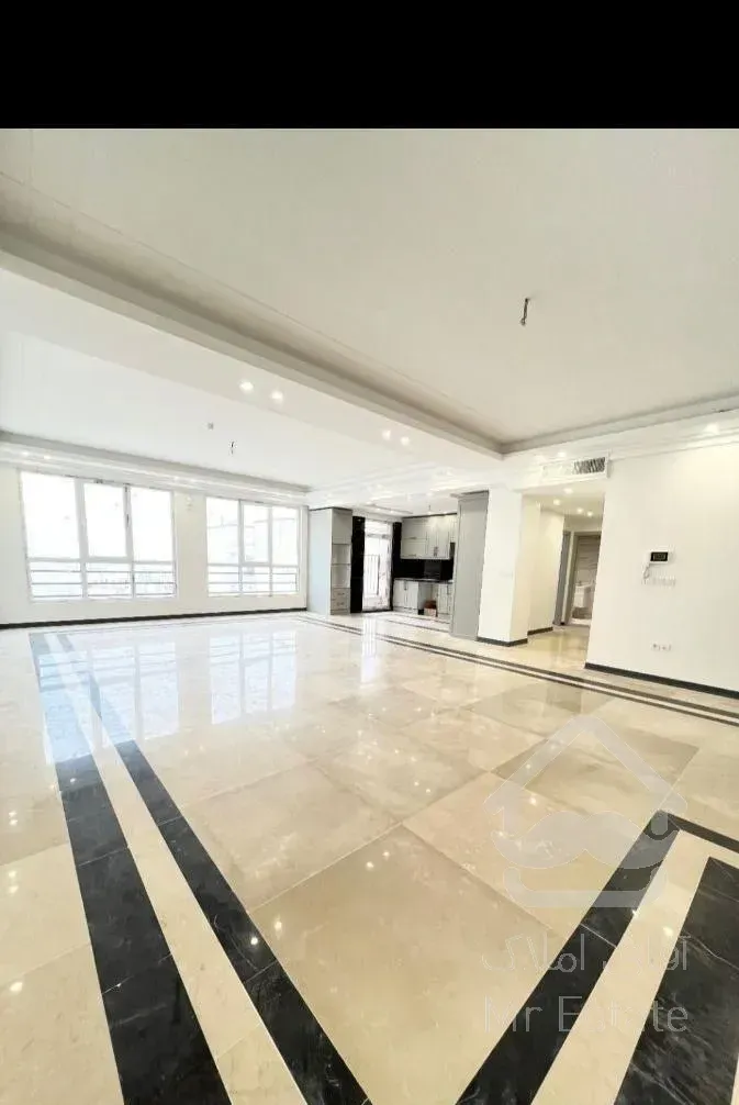 ۱۳۰متر ویو کل تهران با ۲پارکینگ سندی