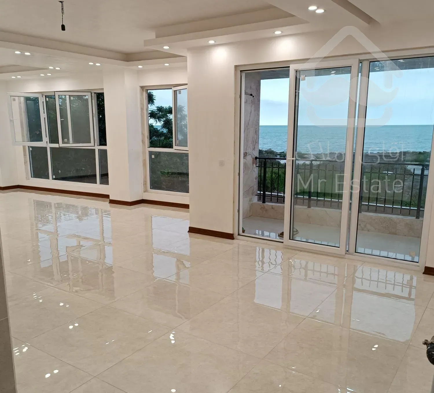 فروش آپارتمان ۱۴۰ متری پلاک یک دریا خ جمهوری