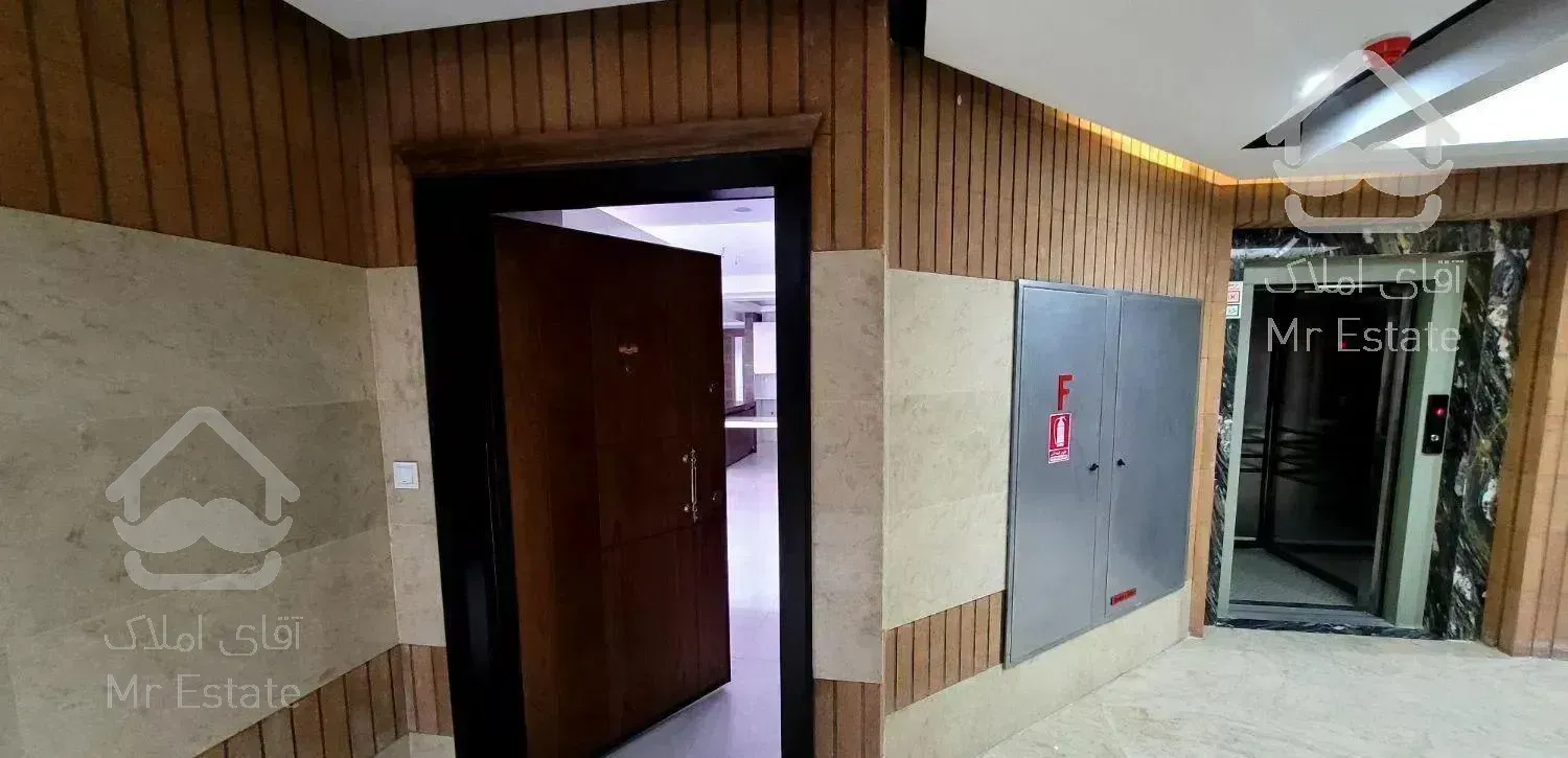 ۱۳۵متر دو خواب هشت بهشت بَر خیابان اصلی مَلک شمالی