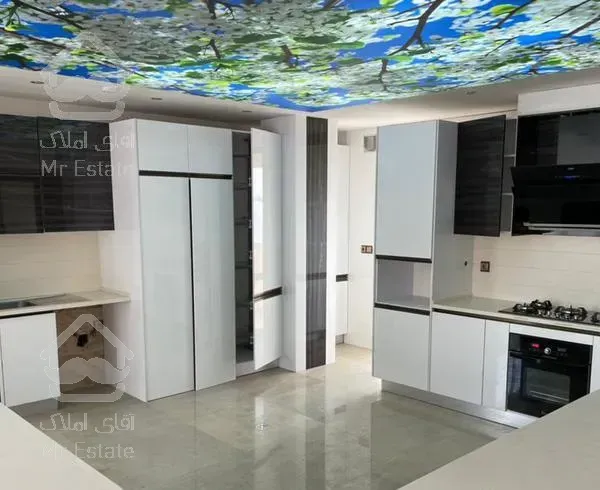 آپارتمان 230متری تک واحدی  خ باغ دریاچه