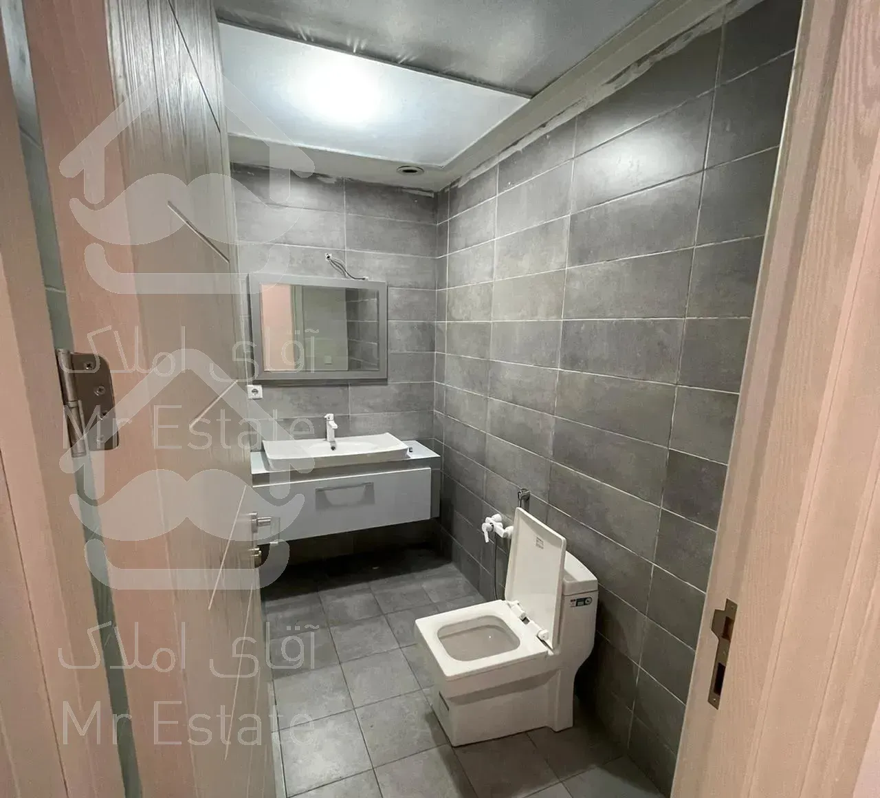 ۲۷۰ متر موقعیت اداری/مناسب پزشکی/اراج