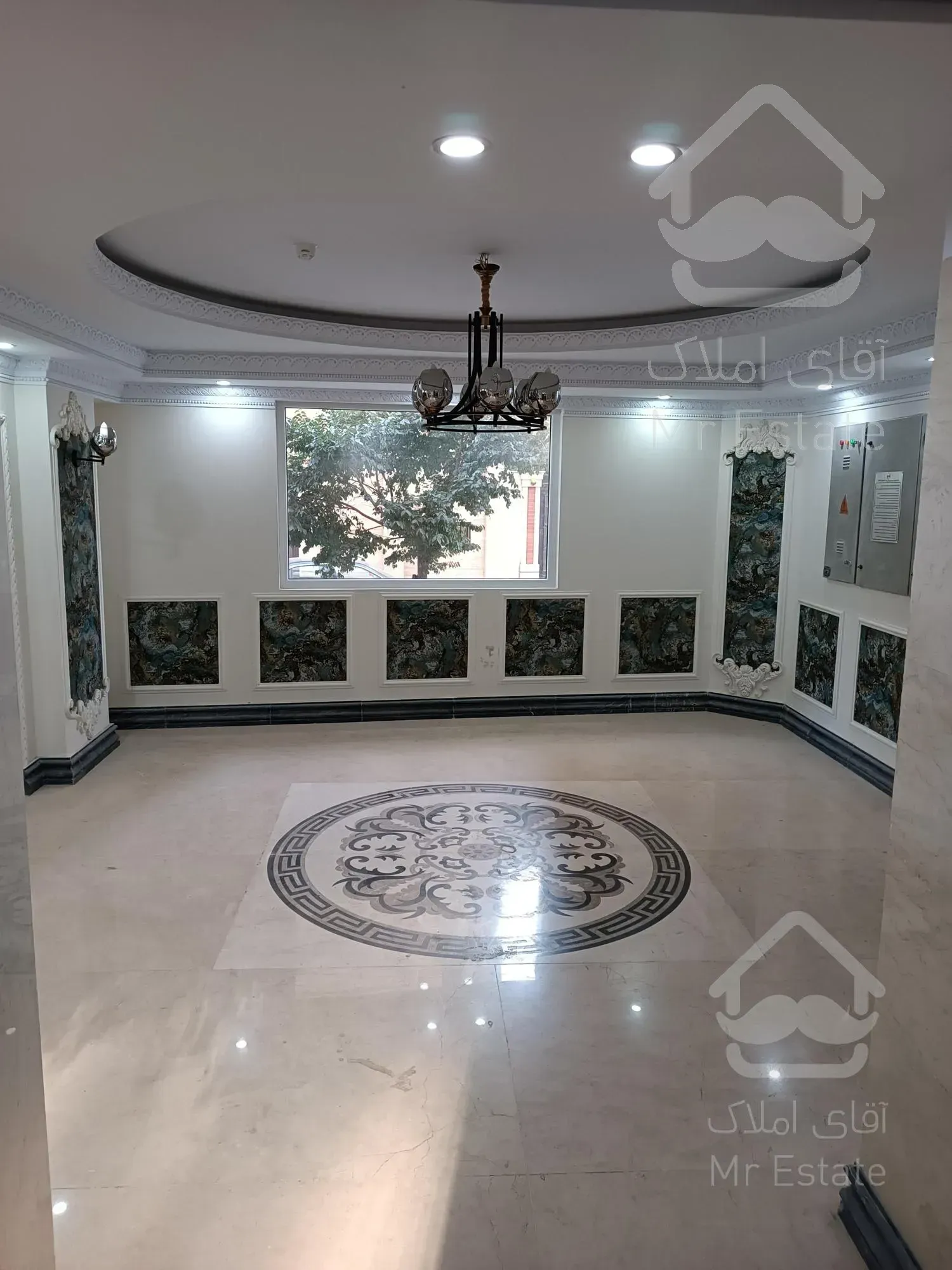 صادقیه ساختمان سند اداری ۳۱۰۰ متر اداری و تجاری یکجا واگذار میگردد