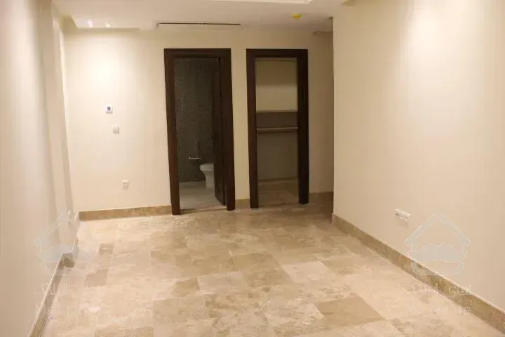 خرید آپارتمان 216 متری فرمانیه ثروتی