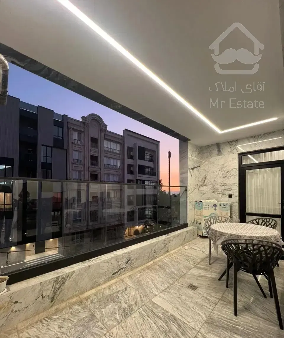 200متر.روبه آفتاب و ویو.2پارکینگ.نوساز دیزاین شده