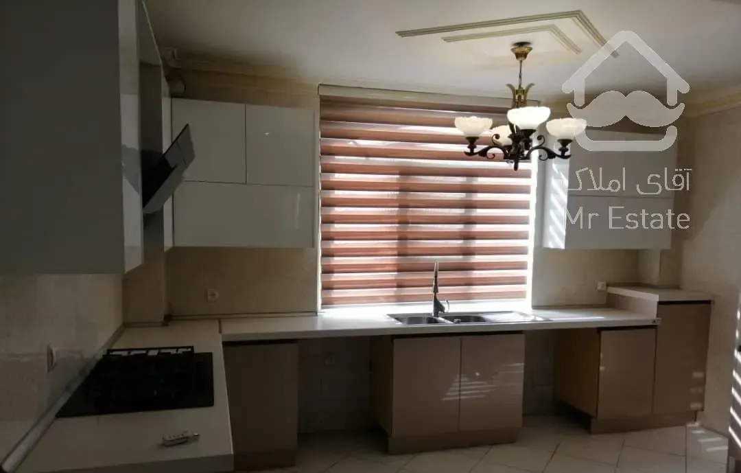 ۷۴ متر پروانه شمالی