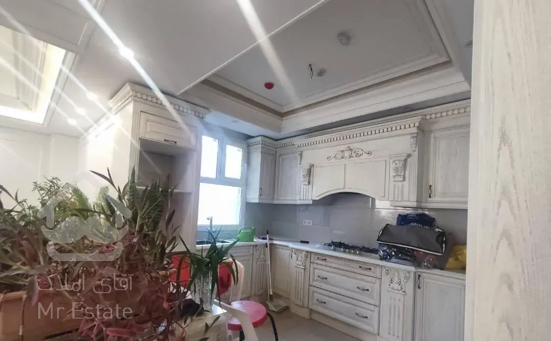 نیاوران سه راه یاسر/ ۱۰۰متر/ ۲خواب / ۲پارکینگ