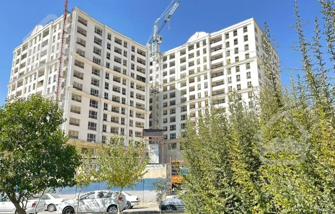 ۱۱۶مترویوابدی روبه غربb1برج باغ رونیکا هروی