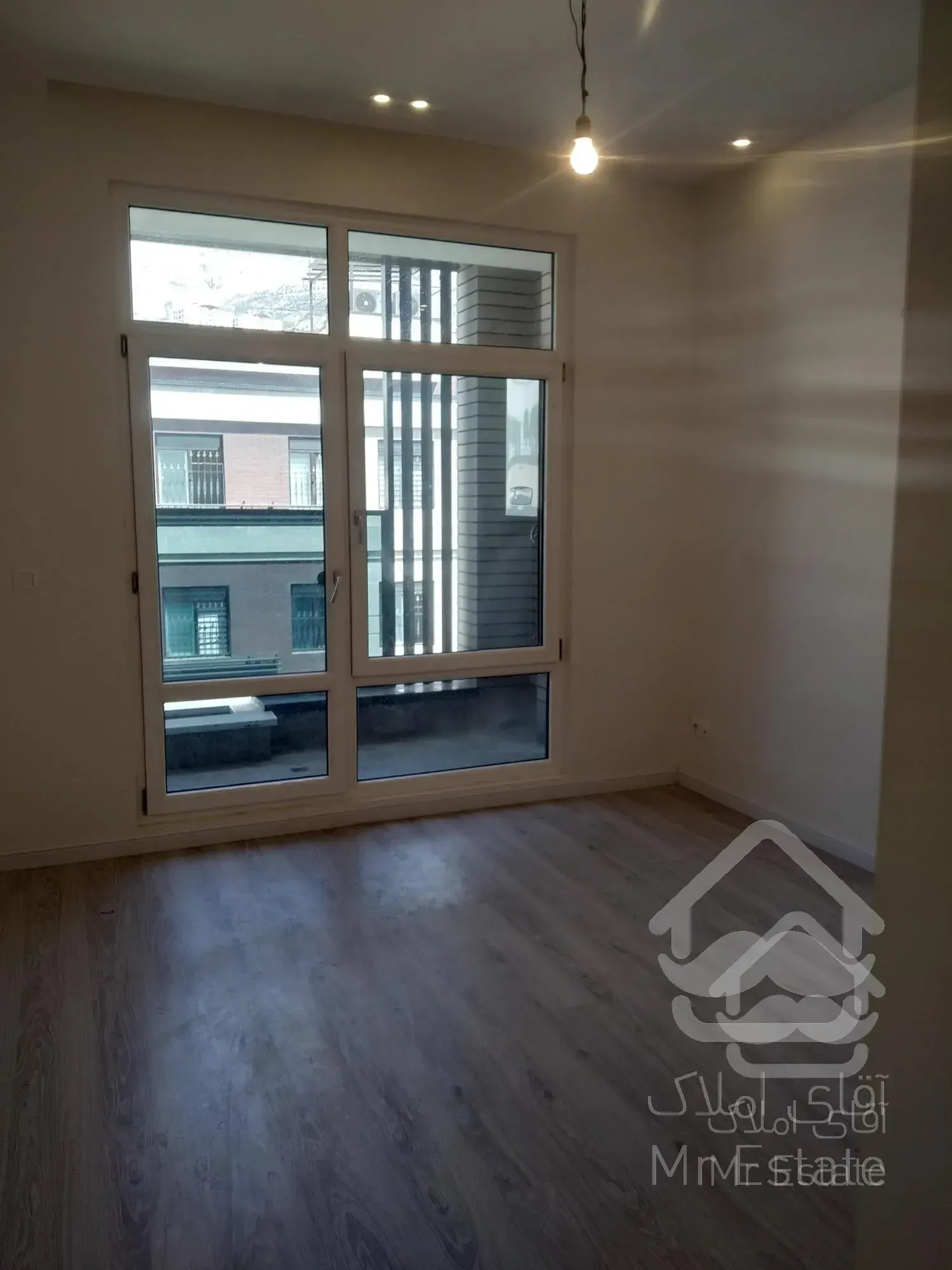 خرید آپارتمان ۱۳۰ متری آجودانیه