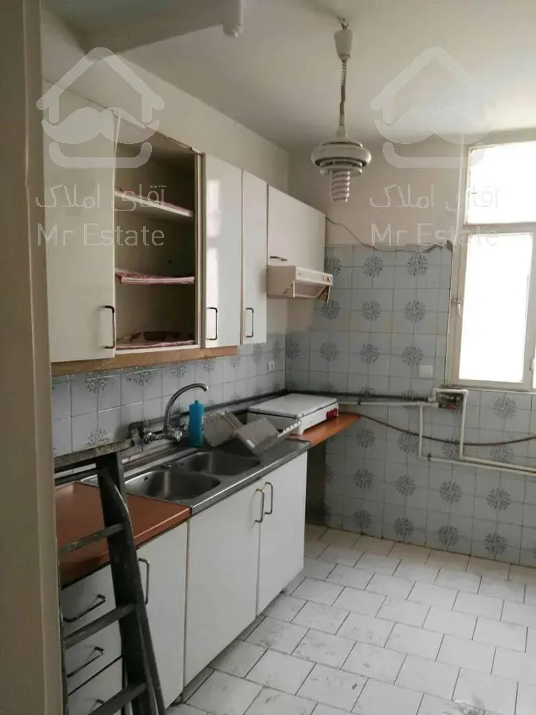 ۱۱۰ متر دفترکار بر کاشانی