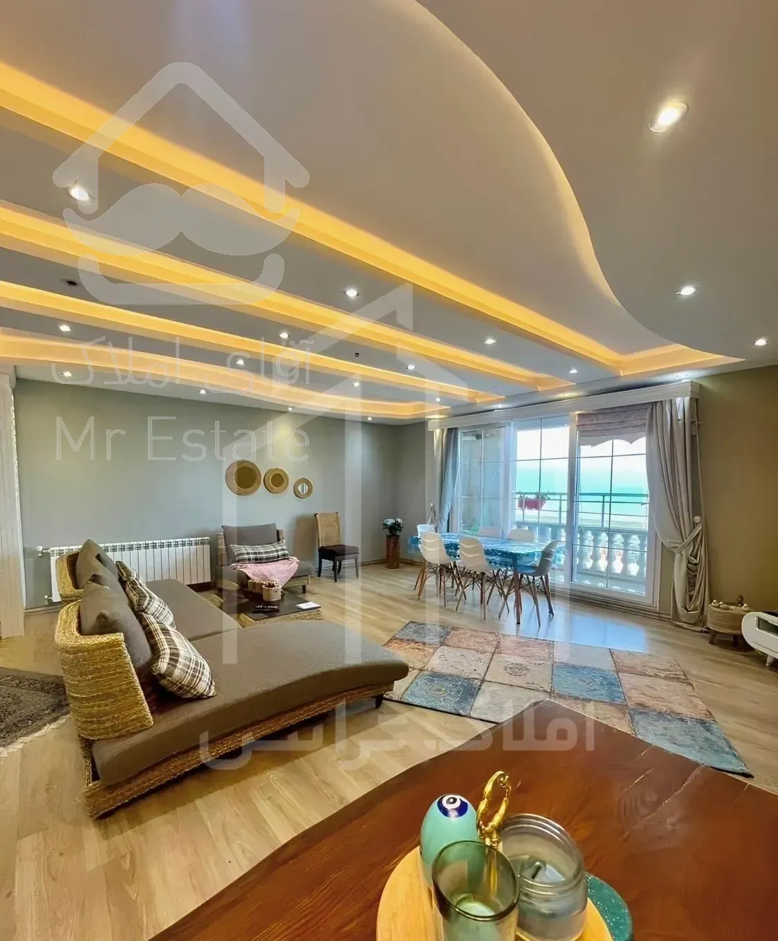 ۱۳۰م ۳خواب بر پاسداران با دید ابدی دریا