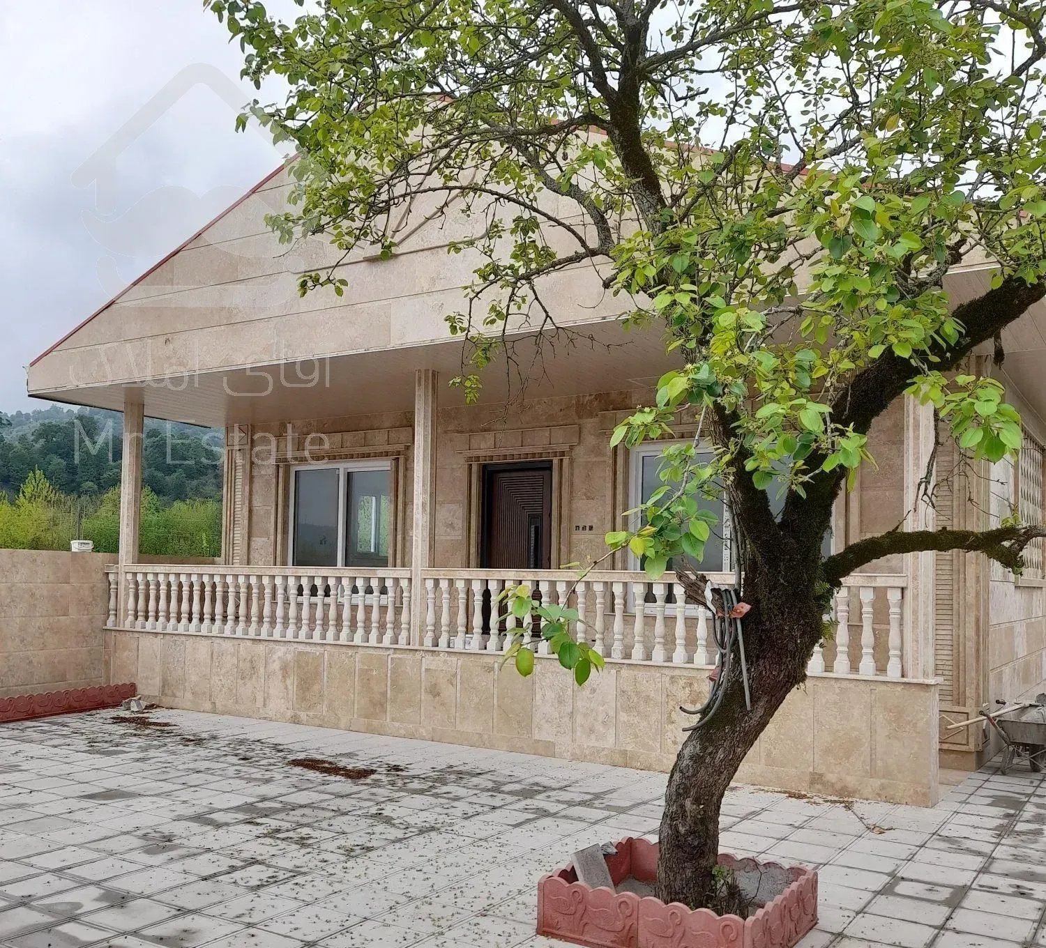 فروش ویلای // ۳۰۰ // متری در جاده ماسوله