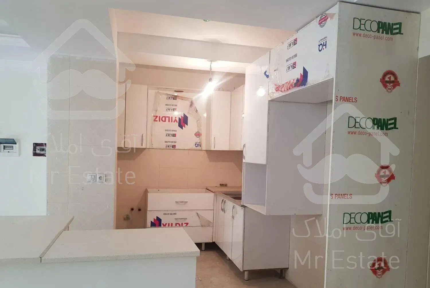 آپارتمان ۹۸ متر / ۲ خواب / کلید نخورده